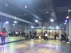 -零下舞度·街舞连锁机构(万科中心店)