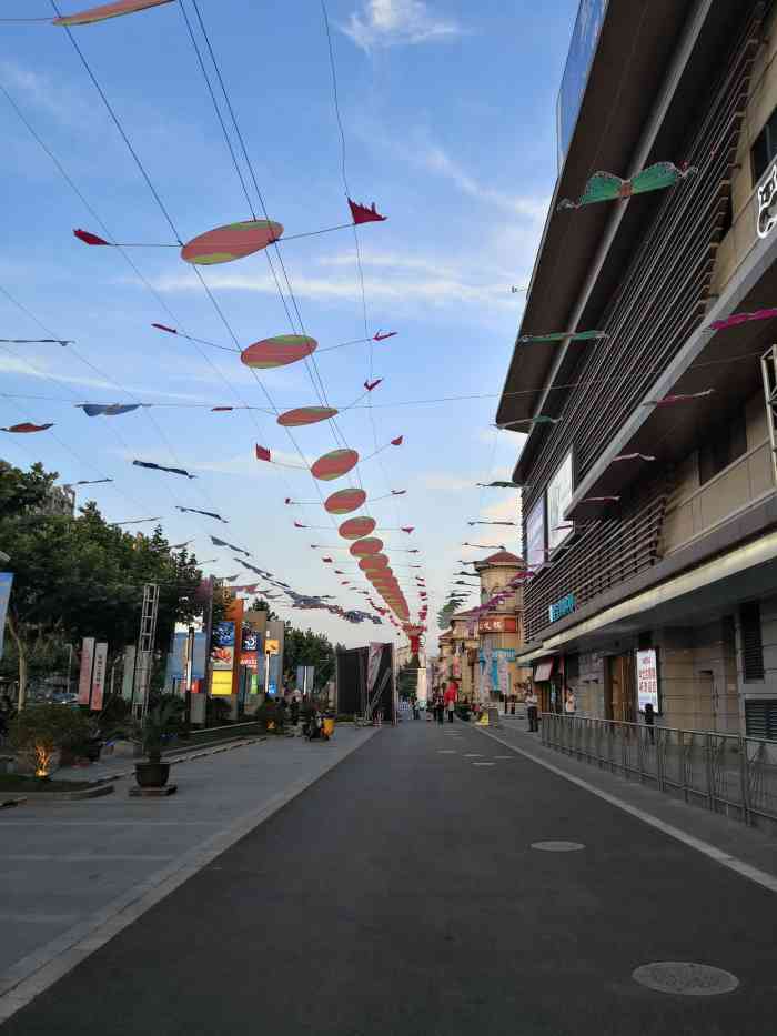 星宝风情街-"星宝风情街 星宝风情街在漕宝路那里,上.