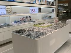 -J-Optical佳视明眼镜·蔡司视觉(青岛金茂览秀城店)
