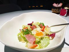 经典凯撒配温泉蛋腌制三文鱼-牛排家(北京长安街英皇集团中心店)
