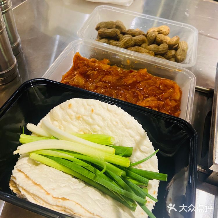 结果发现就在东站地铁Ｃ出口走一段就行