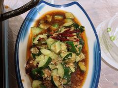 凉拌黄瓜-霄汉牛三鲜湖北砂锅菜(万松园2店)