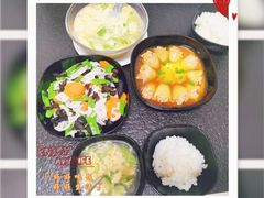 -爱的果实月嫂育婴师(世纪东方店)