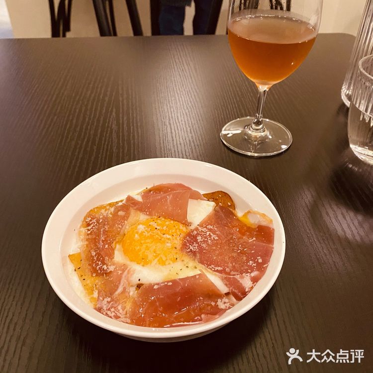 很有格调的自然酒餐吧