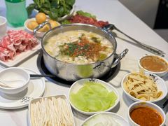 -德林酸菜鱼火锅(南丹店)