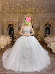 -伯瓷皇后婚纱艺术空间