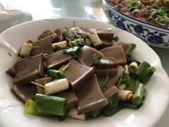 -华龙特色大骨鸡农家菜馆