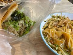 -两勺子一碗口水鸡拌面