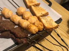 月半松板肉-月半小炉焖烤