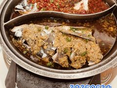 双色泡椒鱼头-阿瓦山寨·湘菜现炒·剁椒鱼头王(咸阳总店)
