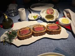 惠灵顿牛排-弦月窗LUNETTE BY AMANDA(复兴路店)