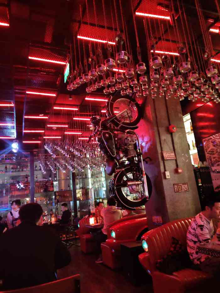 1886汽车餐厅音乐酒吧-"就如果心里气氛不对的话会觉得有点点吵[囧.