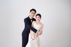 -雪中彩影婚纱摄影·微光艺术中心