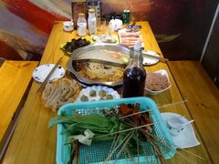 -何氏串串香火锅(翠亨店)