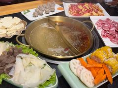 -顶顶汤火牛排火锅·经典铜锅涮肉