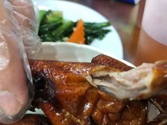 红烧乳鸽-煲煲掂风味煲仔饭餐厅(西区店)