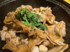 砂锅煎焗鱼头排骨煲-金光鸽王·经典粤菜(珠海万象汇店)