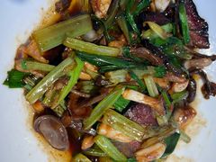 鹿茸菌炒酱肉-外婆烧.老杭帮菜(庆春店)