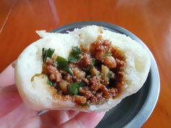 李与白酱肉包-李与白包子铺(桐梓林店)