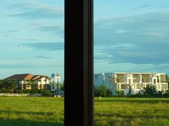 -Chom Cafe and Restaurant