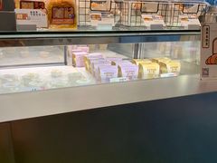 面包甜点陈列柜-喜茶(上海打浦桥日月光gelato lab+店)