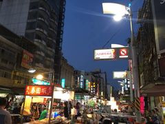 -六合夜市