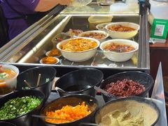 -爆炸头阿姨小四川正宗川味小吃(无任何分店)