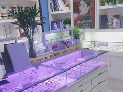 -提一眼镜·蔡司·依视路(小寨店)