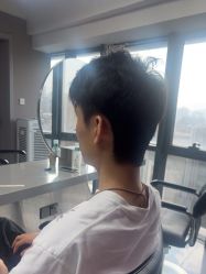 -宫铭烫发染发接发店