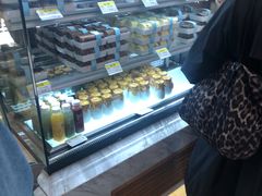 面包甜点陈列柜-老大昌(淮海中路店)