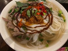 -鸿记越南牛鸡粉