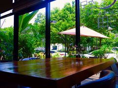 靠窗位-彼芝奇比萨(红坊店)