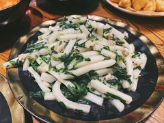 荠菜肉丝炒年糕-皆是厚切炸猪排·罗宋汤(大宁音乐广场店)