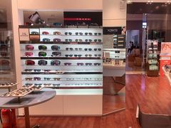 -LensCrafters亮视点·OAKLEY精选(静安嘉里中心店)