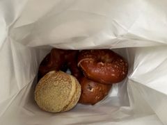 双重芝士碱水面包-WHEN PIGS FLY当猪飞