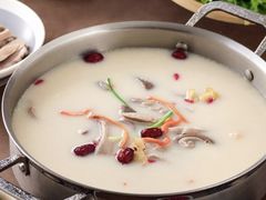 -尚尚仙·酸汤猪手·猪肚鸡火锅(华联万柳购物中心店)