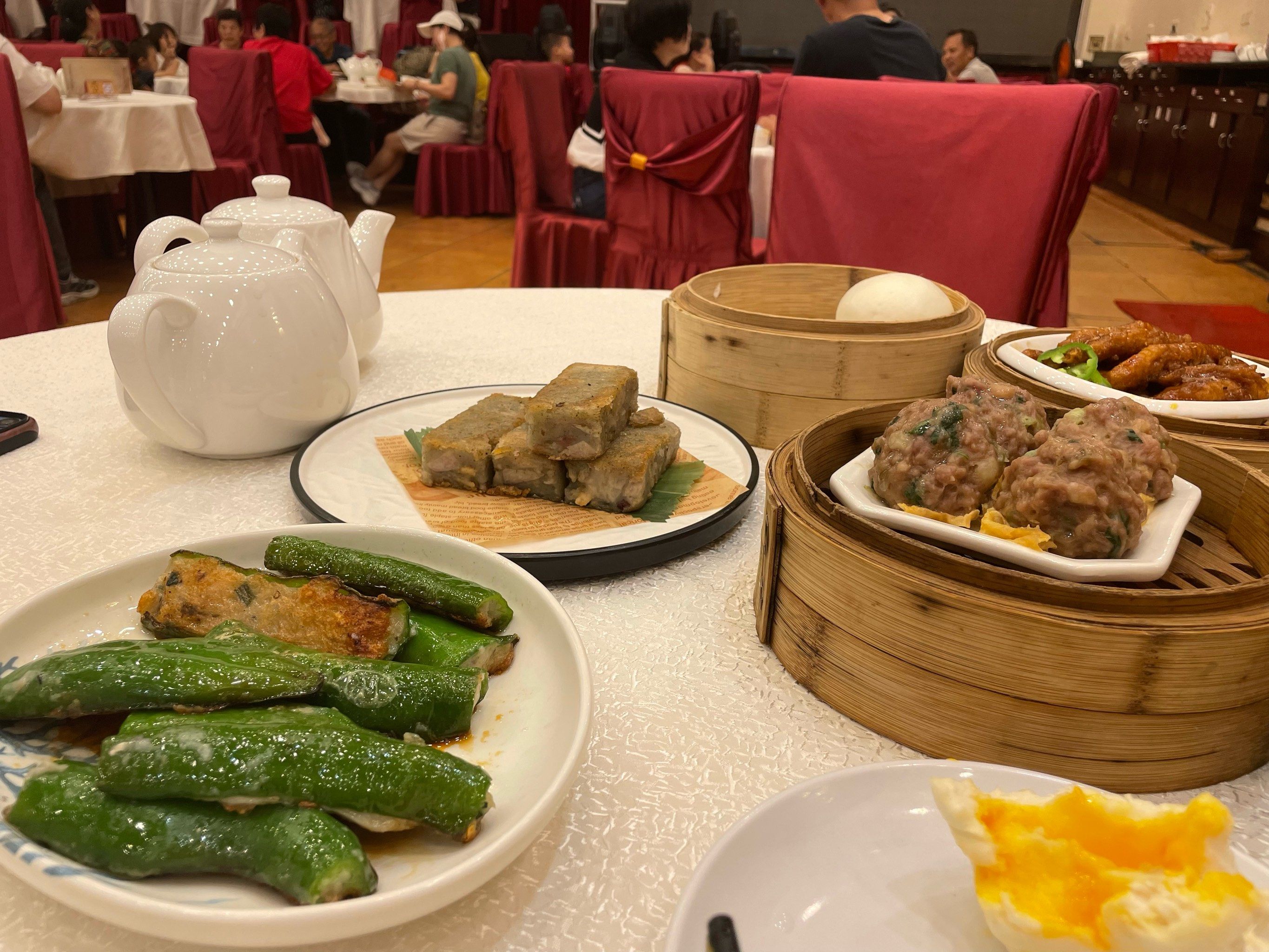 「龙的酒楼(近良路店)」吃的都是当地人