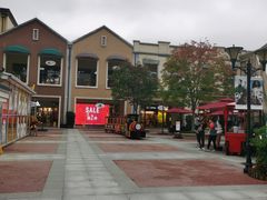 -王府井奥莱临潼小镇(临潼店)