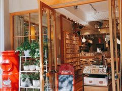门面-猫的天空之城概念书店(束河店)