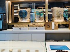 面包甜点陈列柜-% Arabica阿拉比卡咖啡烘焙工坊