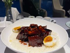 咸蛋目鱼红烧肉-屋里厢上海菜馆