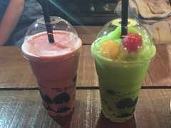 -莓园冰淇淋店