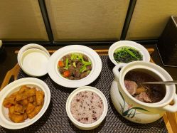-臻康乃馨月子中心(集美店)