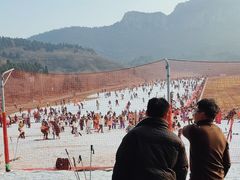 -济南卧虎山滑雪场