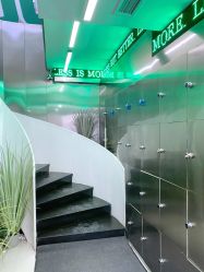 -LESSMORE科技头皮理容中心