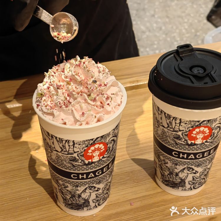 沈阳霸王茶姬排队1小时❗️到底好不好喝❓