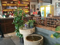 大堂-亿诣蝎府炸酱面羊蝎子火锅(酷车小镇店)