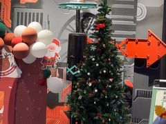 -极限PLAY运动娱乐新世界·团建派对表演休闲馆·室内高空游乐园