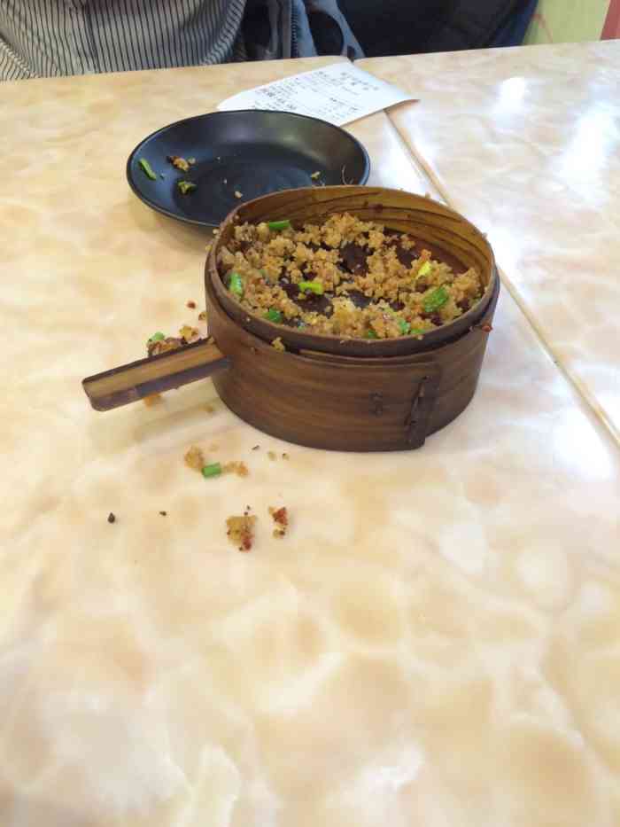 打分 點了一個小龍蒸牛肉,冒菜,小龍包,不知道吃的完不,牛肉味道還行.