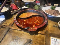 -老房老舍重庆火锅(假日城市店)